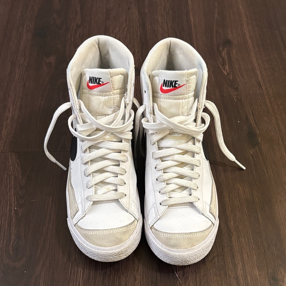 Nike Tennis Shoes Size 6.5